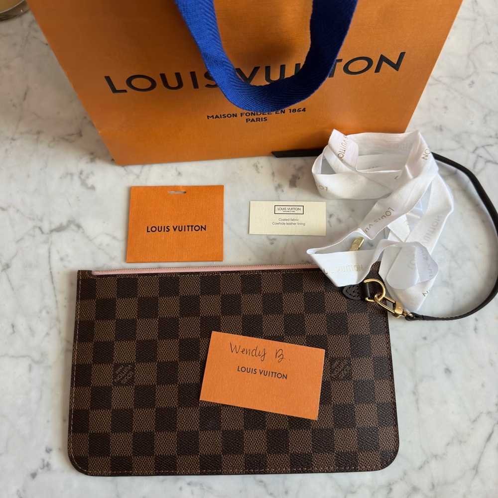 Louis Vuitton Neverfull Rose Ballerine Wristle/Pouch